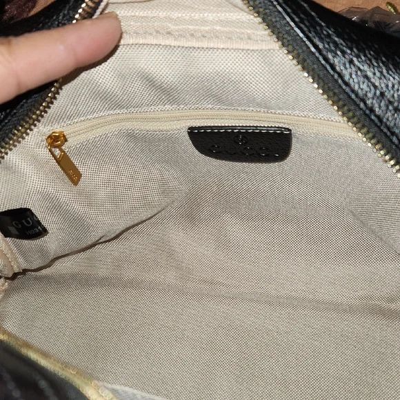 Gucci Beige and Black Satchel with Red-Green Stripe - Picture 2 of 6